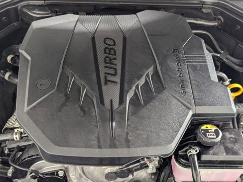 Used 2025 Genesis G70 2.5T AWD/4WD image 12