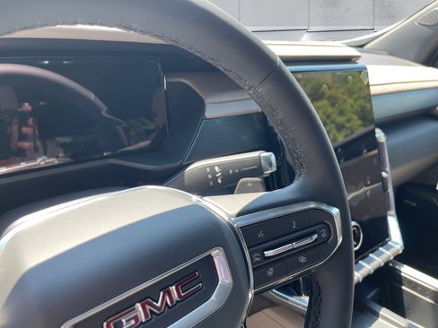 New 2025 GMC Acadia Elevation w/ Elevation Premium Package image 12