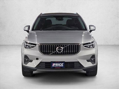 Used 2023 Volvo XC40 B5 Plus w/ Protection Package Premier image 2