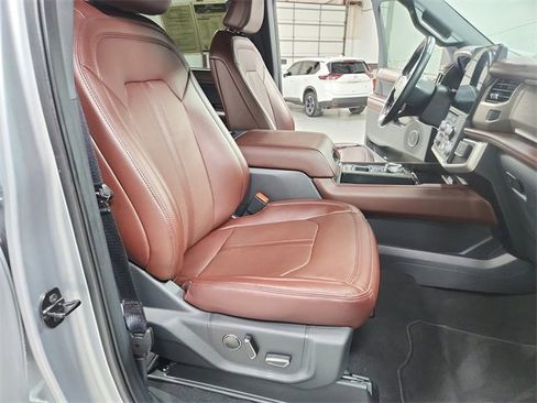 Used 2024 Ford Expedition Limited image 39