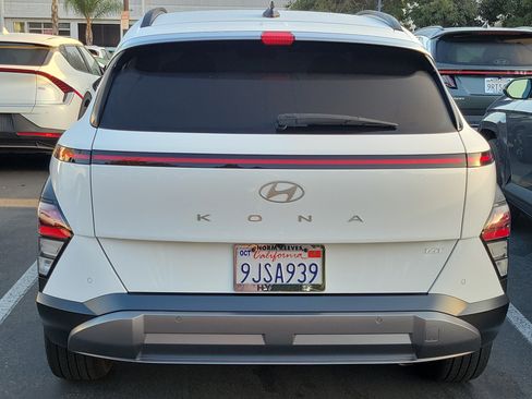Used 2024 Hyundai Kona Limited FWD image 4