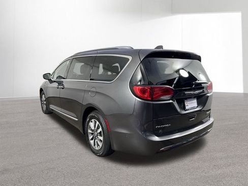 Used 2020 Chrysler Pacifica Limited w/ Advanced Safetytec Group FWD image 32