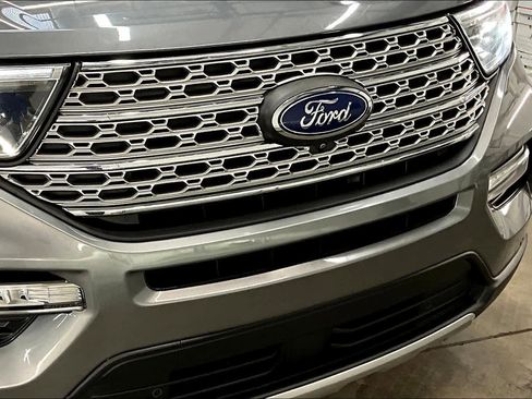 Used 2022 Ford Explorer Limited w/ Equipment Group 301A image 32