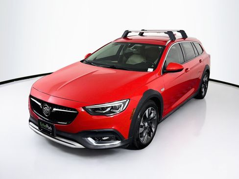 Used 2018 Buick Regal Preferred w/ Sights and Sounds Package AWD/4WD image 3
