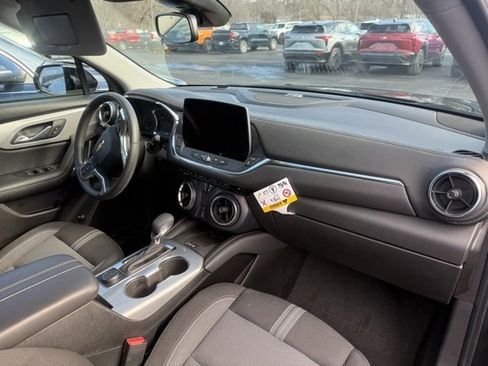 Used 2024 Chevrolet Blazer LT w/ Convenience Package image 8