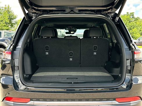 New 2026 Jeep Grand Cherokee Altitude RWD image 28