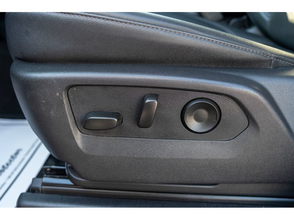 Used 2025 GMC Sierra 1500 SLT AWD/4WD image 15