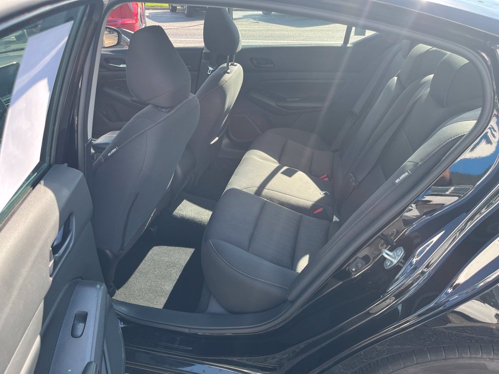 Used 2024 Nissan Altima 2.5 SV FWD image 41