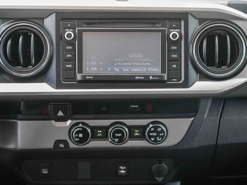 Used 2017 Toyota Tacoma SR5 w/ Tow Package RWD image 13