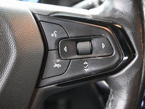 Used 2022 Chevrolet Bolt EUV LT w/ Convenience Package image 21