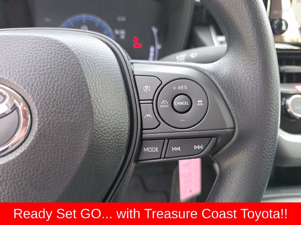 Used 2026 Toyota Corolla LE FWD image 31