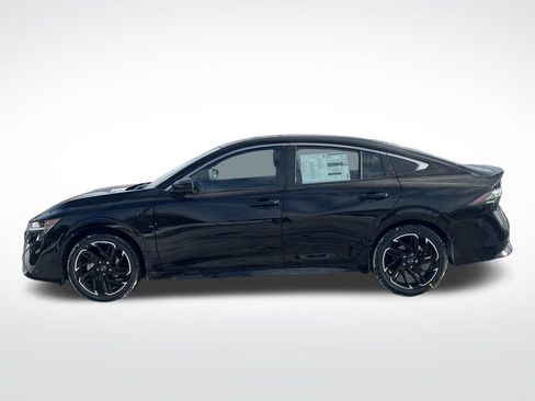 New 2026 Nissan Sentra SR w/ SR Premium Package FWD image 2