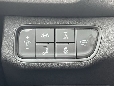 Used 2020 Hyundai Santa Fe Limited image 32