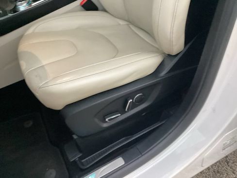 Used 2019 Ford Edge Titanium w/ Equipment Group 301A FWD image 33