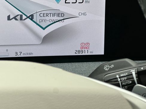 Certified 2024 Kia EV6 Wind RWD image 29