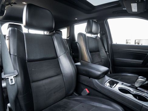 Used 2020 Jeep Grand Cherokee Altitude image 13