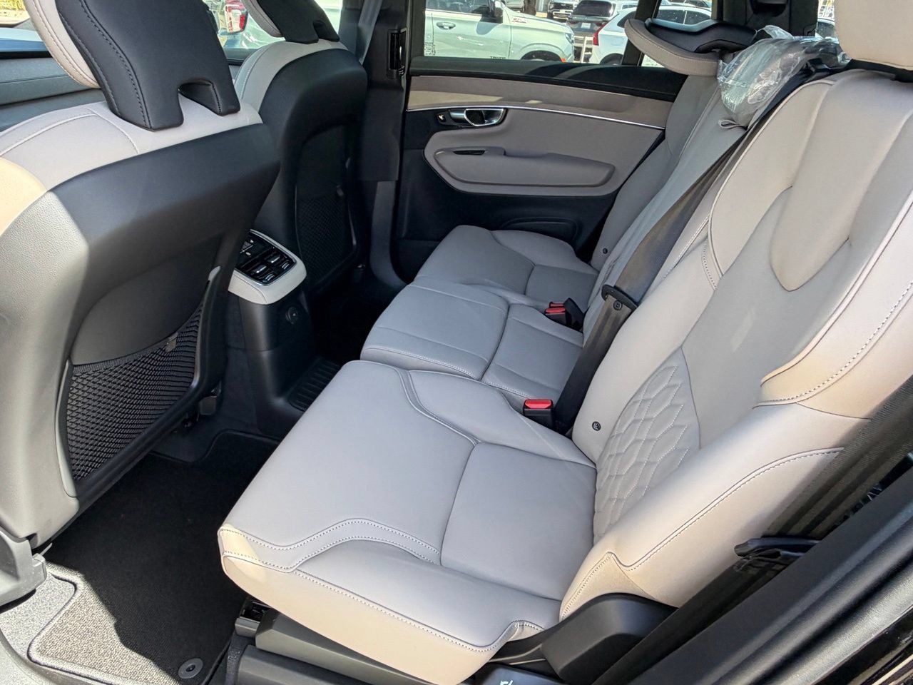 New 2026 Volvo XC90 T8 Plus w/ Protection Package Premier AWD/4WD image 20