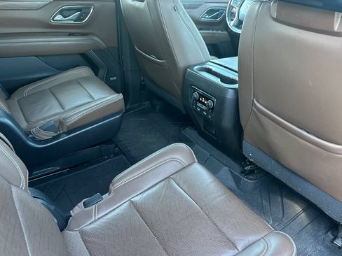 Used 2021 Chevrolet Suburban High Country w/ Premium Package AWD/4WD image 19