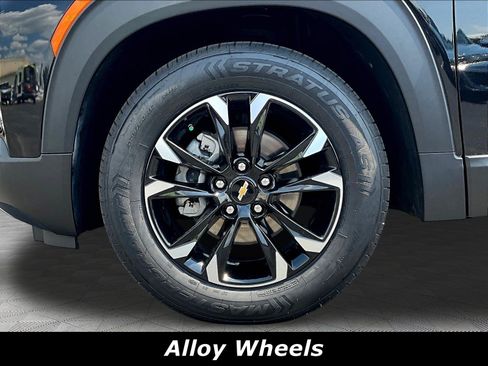 Used 2023 Chevrolet TrailBlazer LT FWD image 32