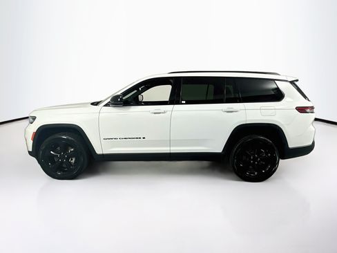 Used 2023 Jeep Grand Cherokee L Laredo RWD image 8