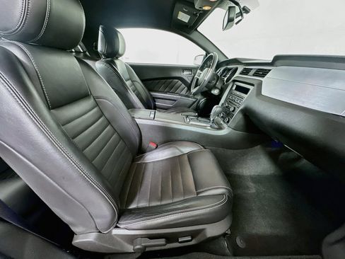 Used 2013 Ford Mustang Premium RWD image 26