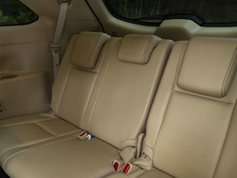 Used 2018 Toyota Highlander XLE FWD image 19