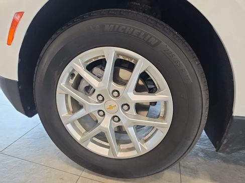 Used 2024 Chevrolet Equinox LS FWD image 14