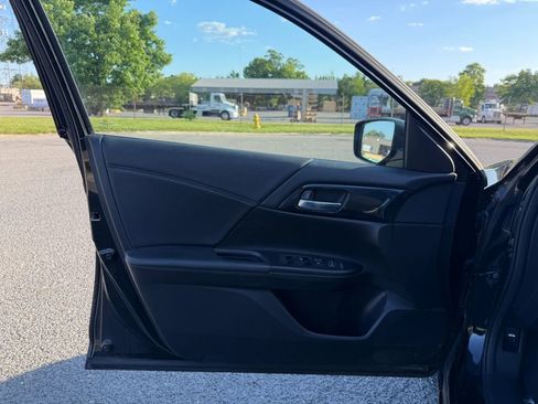 Used 2014 Honda Accord Sport image 21