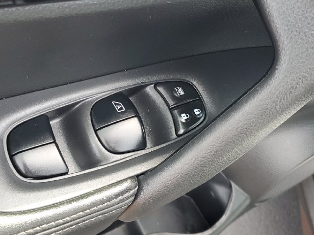 Used 2017 Nissan Rogue SL AWD/4WD image 16