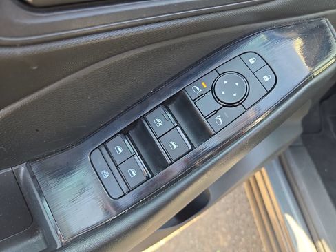 Used 2024 Nissan Rogue S FWD image 17