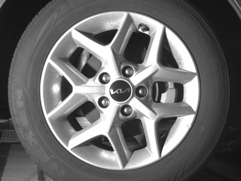 Used 2025 Kia Soul LX w/ LX Technology Package FWD image 13