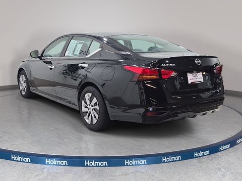 Used 2024 Nissan Altima 2.5 S FWD image 8