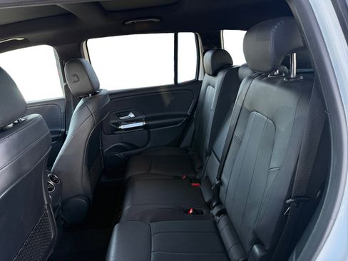 Used 2021 Mercedes-Benz GLB 250 w/ Premium Package image 8