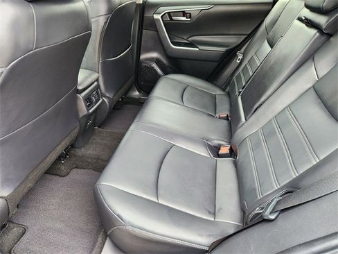 Used 2023 Toyota RAV4 XLE Premium image 30