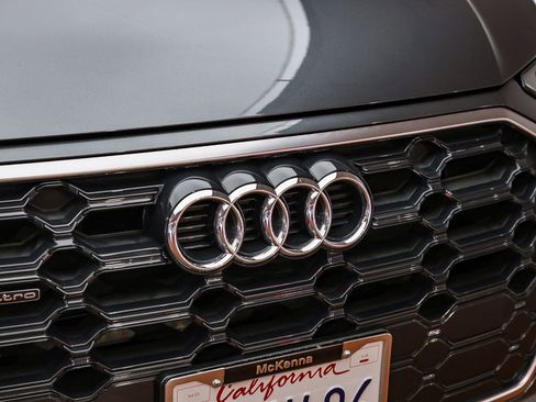 Used 2024 Audi Q5 2.0T Premium w/ Convenience Package image 12