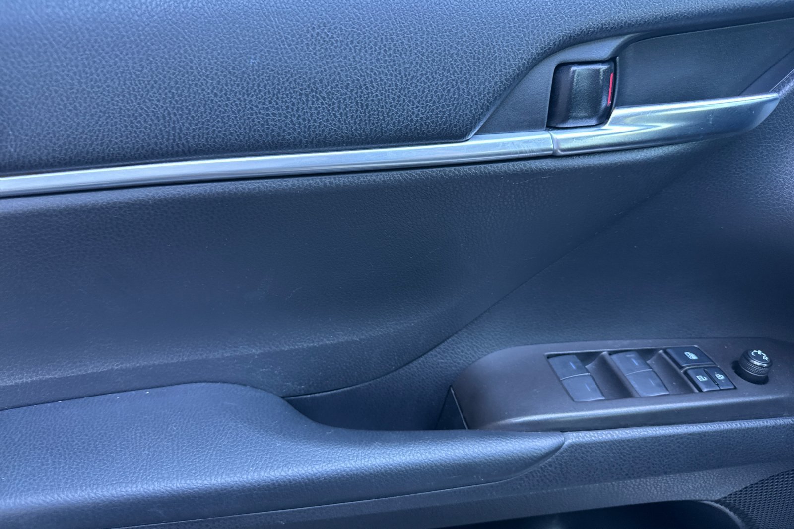 Certified 2022 Toyota Camry LE FWD image 13