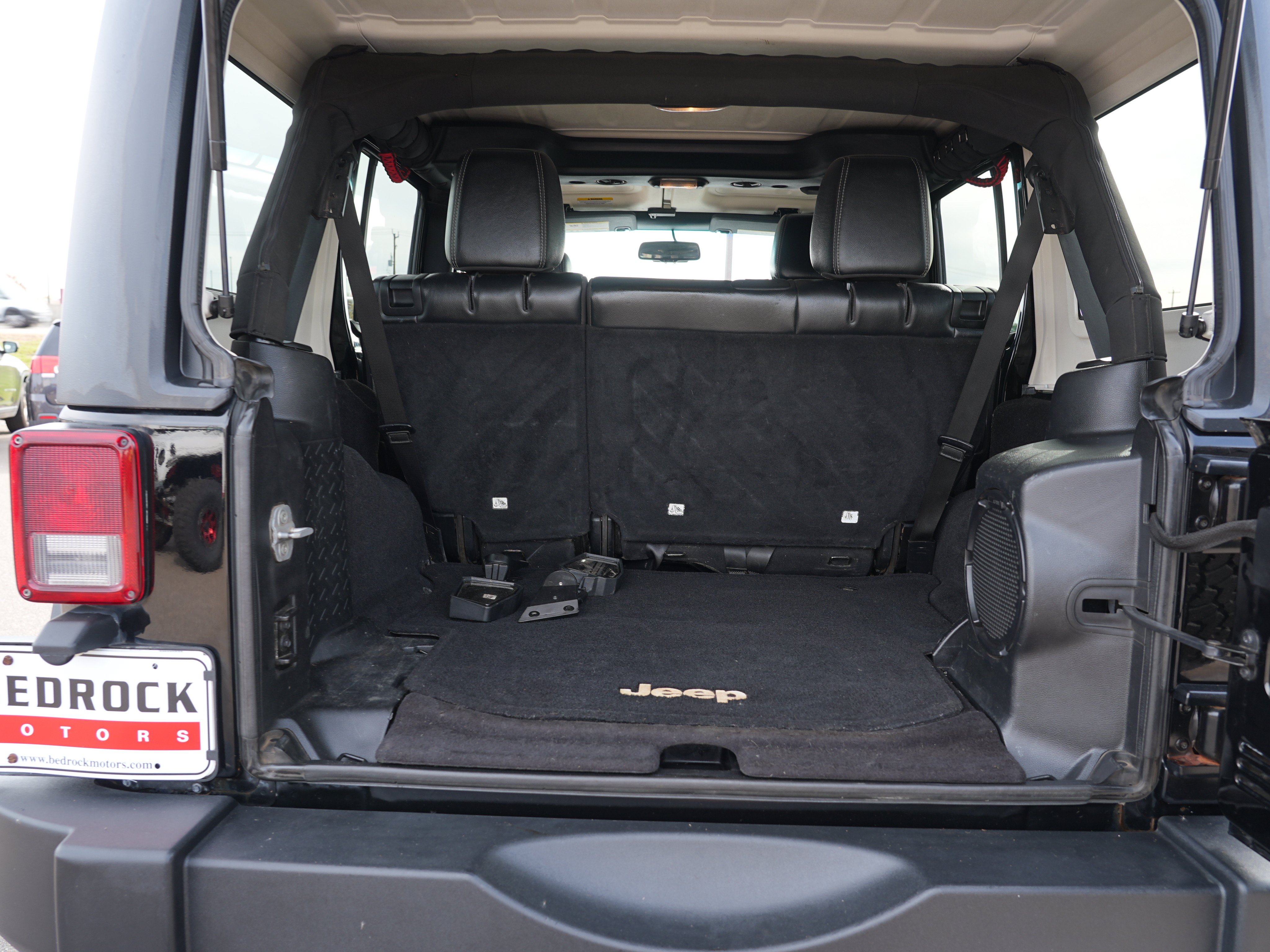 Used 2013 Jeep Wrangler Unlimited Rubicon w/ Dual Top Group AWD/4WD image 26