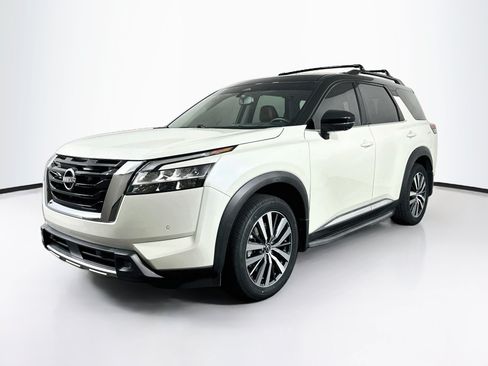 Used 2022 Nissan Pathfinder Platinum w/ Cargo Package FWD image 3
