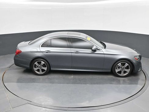 Used 2019 Mercedes-Benz E 300 4MATIC image 28