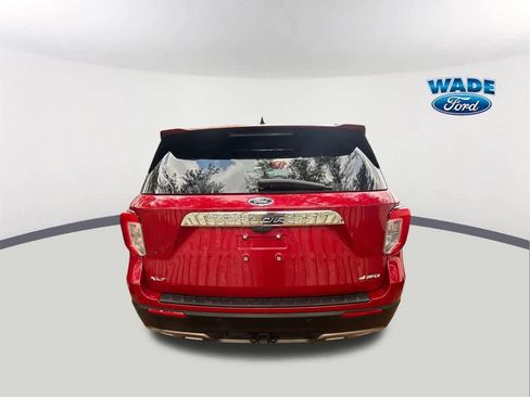 Used 2022 Ford Explorer XLT w/ Equipment Group 202A image 5
