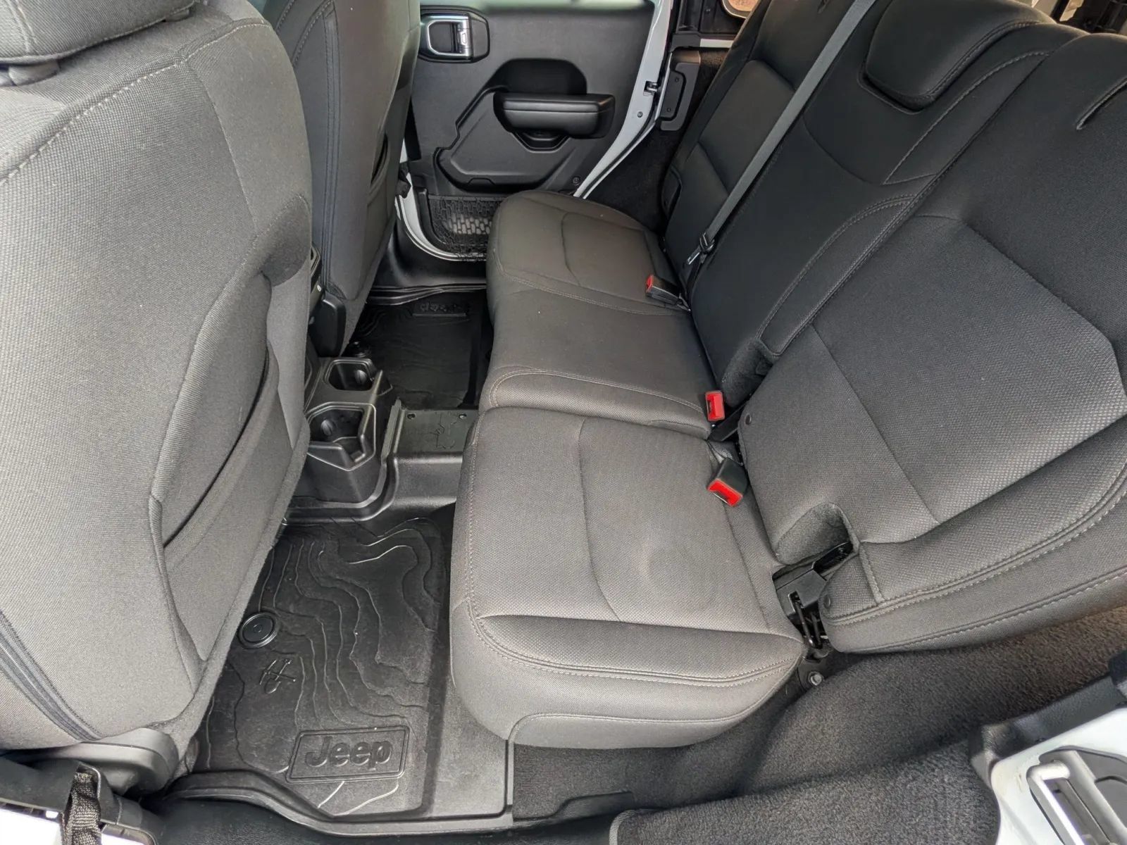 Used 2018 Jeep Wrangler Unlimited Sport S AWD/4WD image 17