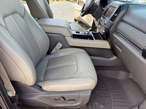 Used 2020 Ford Expedition Limited RWD image 34