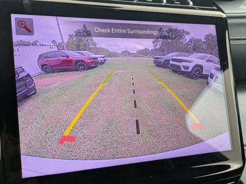 New 2025 Jeep Grand Cherokee Limited w/ Black Appearance Package image 19