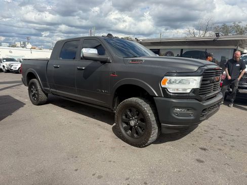 Used 2022 RAM 2500 Laramie AWD/4WD image 3