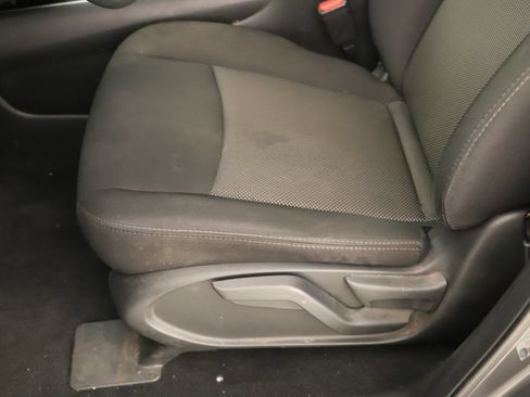 Used 2020 Nissan Pathfinder S FWD image 25
