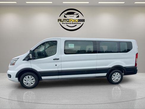 Used 2023 Ford Transit 350 XLT RWD image 4