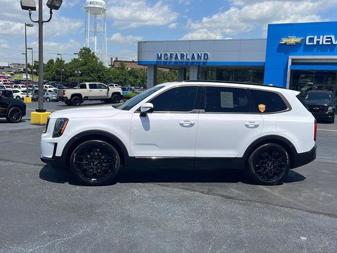 Used 2022 Kia Telluride SX w/ SX Prestige Package AWD/4WD image 2