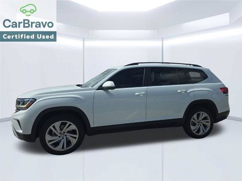 Used 2023 Volkswagen Atlas SE w/ Panoramic Sunroof Package AWD/4WD image 3