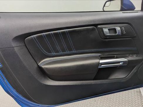 Used 2019 Ford Mustang Coupe RWD image 13