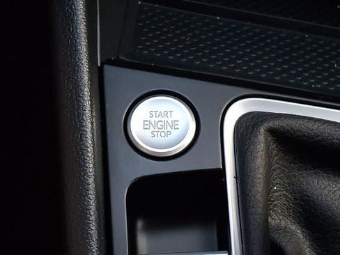 Used 2025 Volkswagen Jetta SE FWD image 24